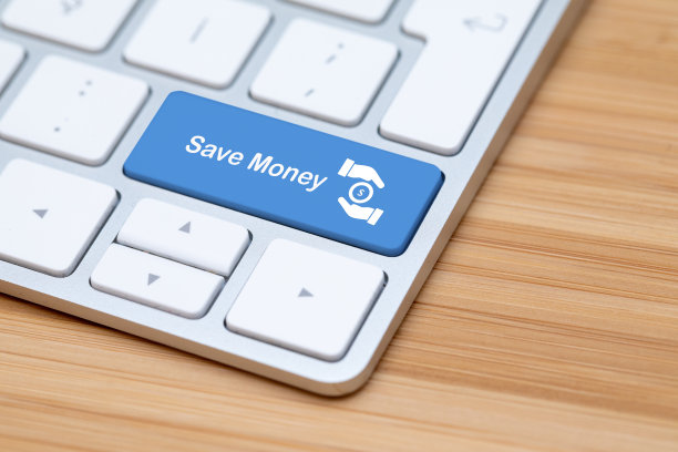 现代白色键盘与节省金钱按钮图片下载