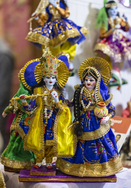 克利须那神的彩色手工神像图片下载