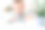 男孩从事于恐龙的挖掘工作。图片下载