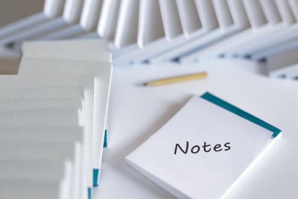 白色小笔记本，用来记笔记和想法图片下载