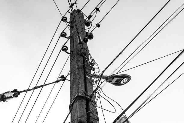 黑白电缆杆图片下载