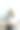 亚洲女性在笔记本电脑上工作，带着笔记本电脑的概念在办公室工作，年轻的亚洲女性用笔记本电脑开始创业。图片下载