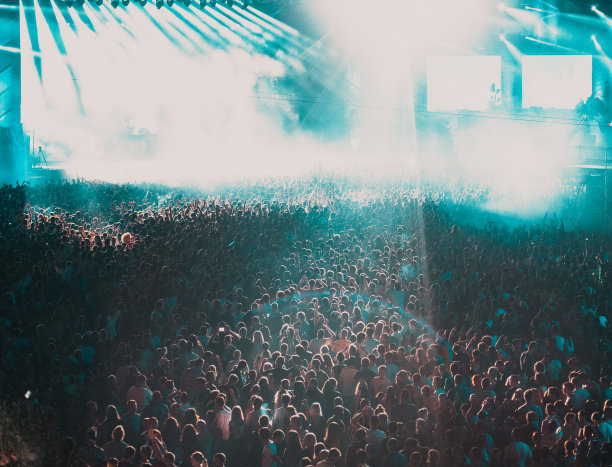 音乐会和节日背景人群的人聚会图片下载