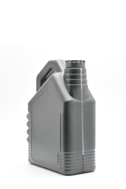 汽车机油容器和机油滤清器隔离在白色背景上图片下载