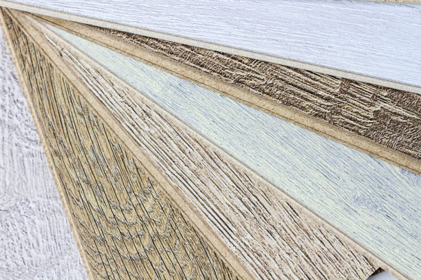 层压板。铺设层压地板。地板覆盖物。德国品质。图片下载