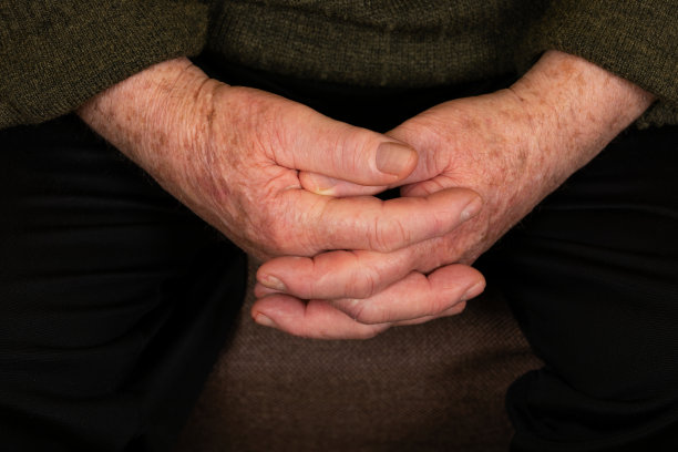 老人的手图片下载