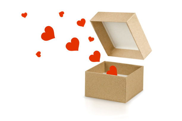 带飞心的礼盒图片下载