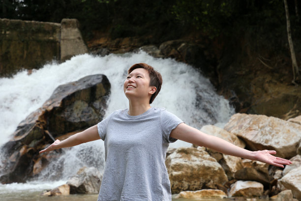 大自然的瀑布图片下载