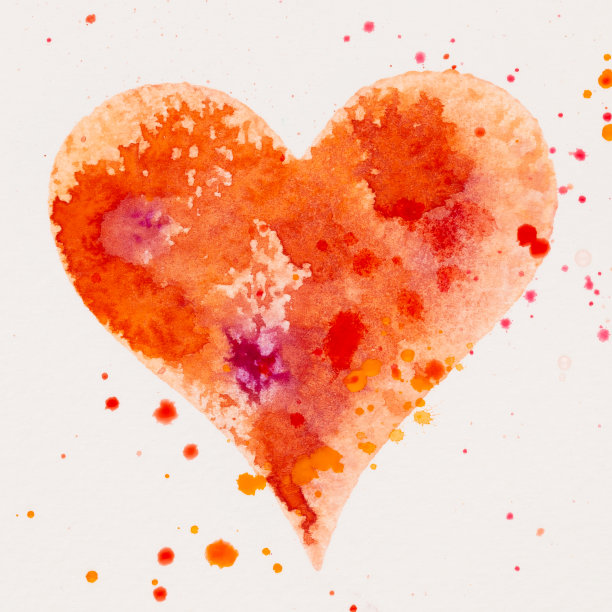 水彩画上粉红色的心，在白色的水彩纸上。图片下载