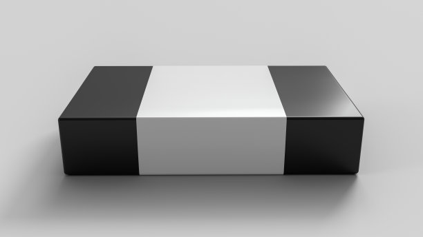 平盒模拟与空白纸封面标签:黑色礼盒在白色背景。图片下载