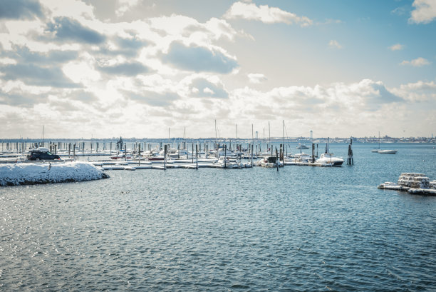 2022年纽约市美丽的初雪日图片下载