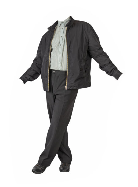 男性夹克，衬衫，黑色裤子和黑色皮靴孤立在白色背景。男人的秋天的衣服图片下载