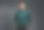 有吸引力的严肃男人穿着衬衫摆姿势图片下载