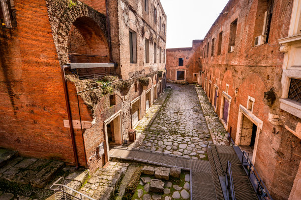 图拉真市场的遗迹位于罗马帝国的历史中心图片下载