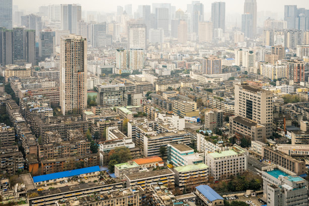 多云的成都城市天际线图片下载