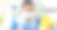 男孩展示疫苗接种卡素材图片