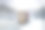 一辆伐木卡车在冬季高速公路上运送木材。图片下载