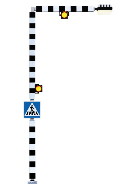 斑马线标志行人交叉警告，Belisha beacon交通灯，蓝色指示牌，黑白条纹指示牌杆柱，亮黄色路灯，道路安全概念，大详细孤立特写图片下载