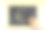 一名女子用黄色粉笔在画框里的黑色黑板上画出了欧元的符号图片下载