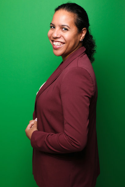 一个美丽年轻女人的肖像图片下载