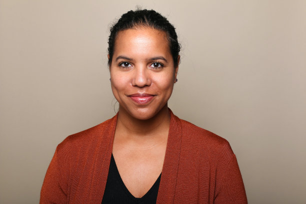 一个美丽年轻女人的肖像图片下载