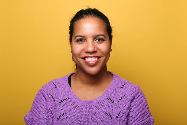 一个美丽年轻女人的肖像图片下载