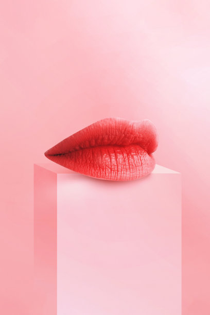 性感的嘴唇。特写美丽的嘴唇。一个有着美丽丰满嘴唇的女孩，涂了蓝色的唇膏。三维演示图片下载
