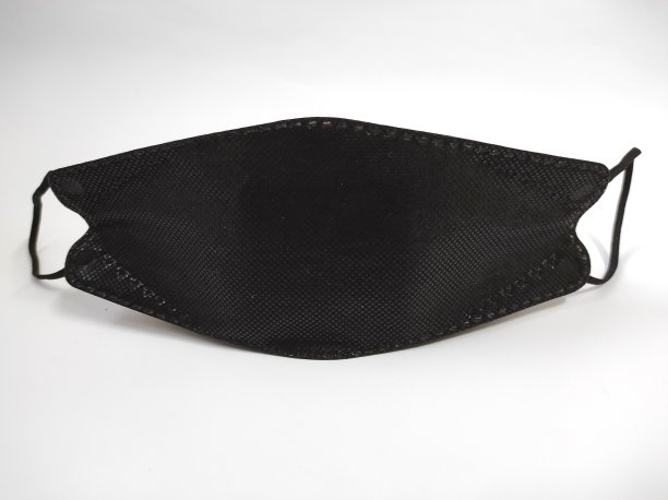 黑色kf94面具在白色背景图片下载