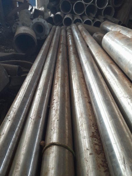 铁管堆图片下载