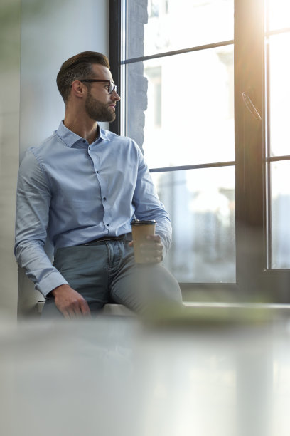 4 .看户外会让你从工作中分心图片下载