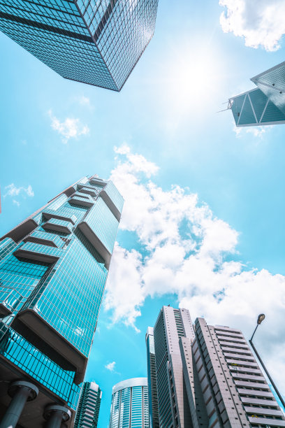 现代摩天大楼在香港拔地而起图片下载