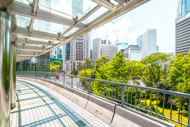 通往香港中环的空中步道图片下载
