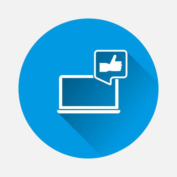 矢量笔记本电脑图标和手与拇指在蓝色背景。带有长阴影的平面图像。图片下载