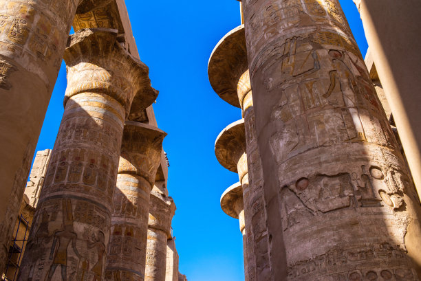 尼罗河东岸的卢克索神庙图片下载