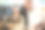 男木匠和女木匠在工作，男人和女人在车间里用木头做手工图片下载