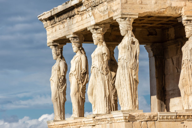 女像柱，希腊雅典卫城的女性雕像图片下载