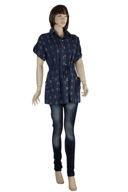 商店人体模型在白色背景。图片下载