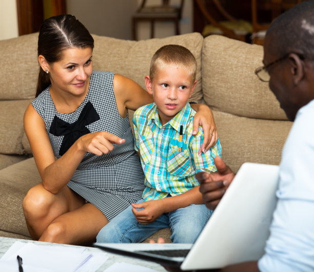 非洲男性咨询师图片下载