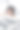 一个美丽的年轻女子睡在一张白色的床上。图片下载