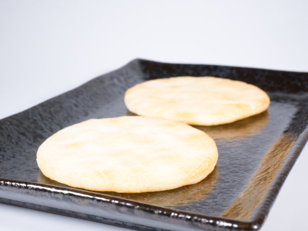 沙拉米饭饼干，特写照片图片下载