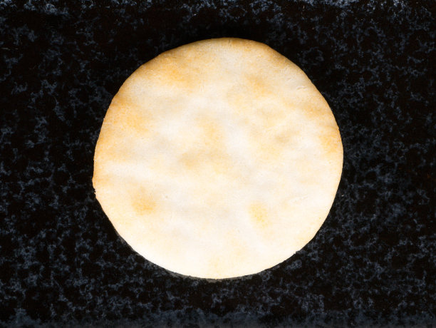 沙拉米饭饼干，特写照片图片下载