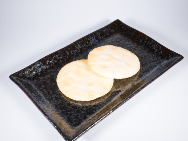 沙拉米饭饼干，特写照片图片下载