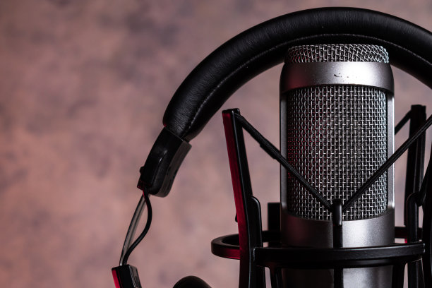 电容式麦克风。横幅图片下载