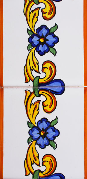 老房子立面传统瓷砖的细节。装饰瓷砖。瓦伦西亚传统瓷砖。花卉装饰。图片下载