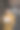 垂直图像集中在年轻的非洲裔美国女性使用平板电脑。图片下载