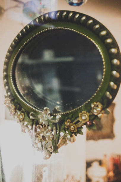 古玩店的镜子图片下载