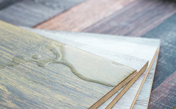 层压板和水。木地板不透水。图片下载