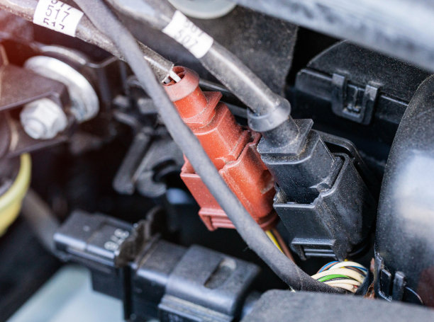 汽车传感器负责车辆系统的不同读数，特写图片下载