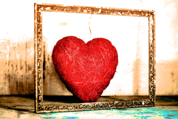 一颗古老的红心，充满激情图片下载