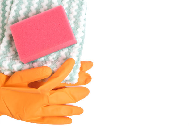 湿的清洁手套，海绵和抹布在白色背景上。公用事业清洁和清洁场地。图片下载